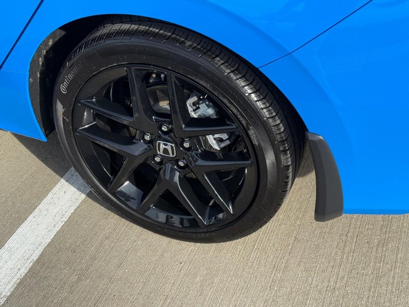 Honda Civic Hatchback Hybrid Vehicle Full-screen Gallery Image 08