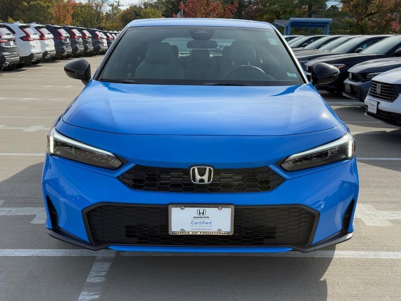 Honda Civic Hatchback Hybrid Vehicle Full-screen Gallery Image 10