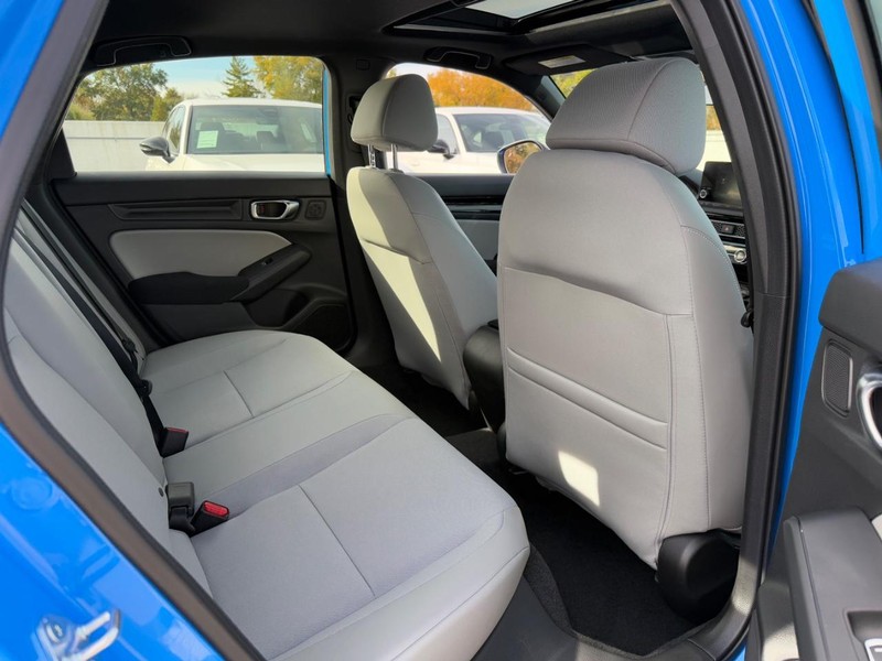 Honda Civic Hatchback Hybrid Vehicle Full-screen Gallery Image 11