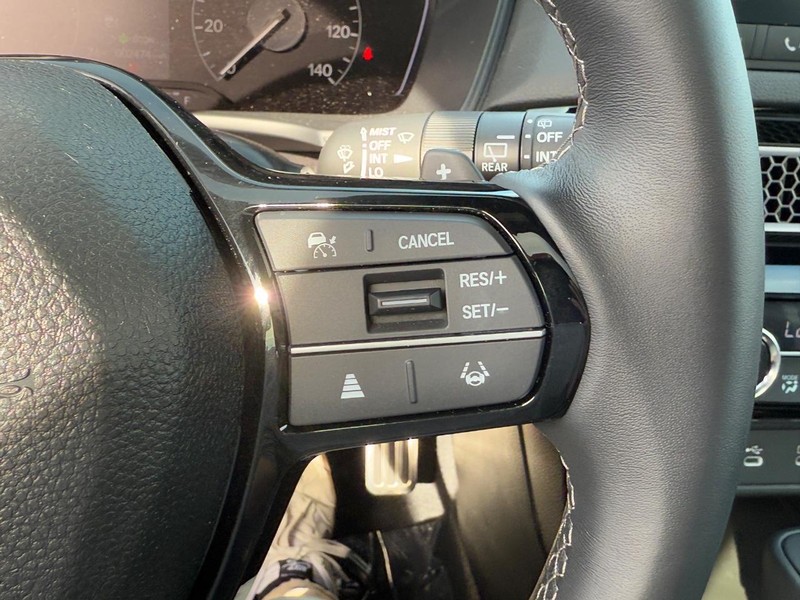 Honda Civic Hatchback Hybrid Vehicle Full-screen Gallery Image 18