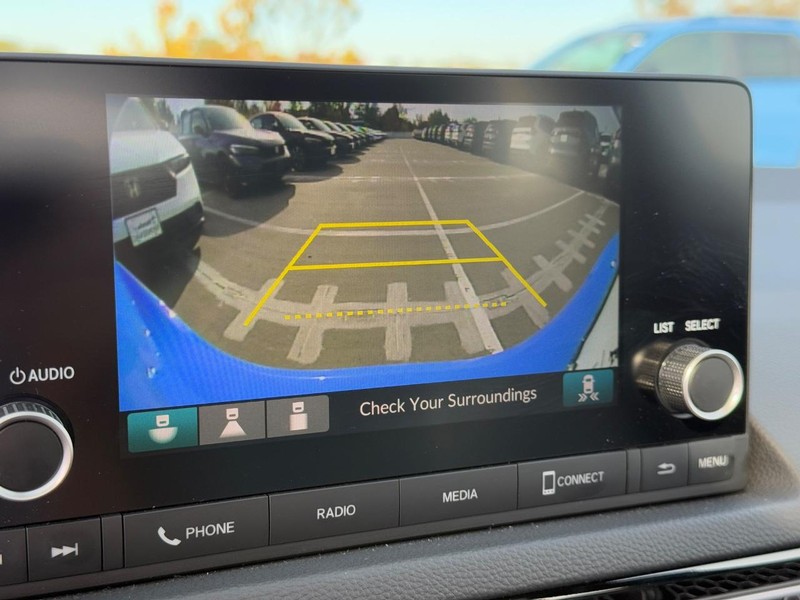 Honda Civic Hatchback Hybrid Vehicle Full-screen Gallery Image 21