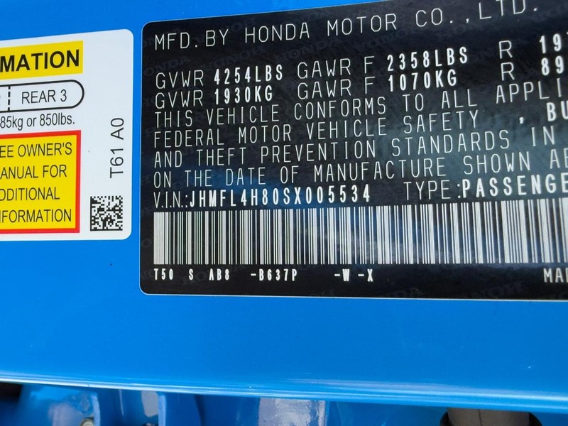 Honda Civic Hatchback Hybrid Vehicle Full-screen Gallery Image 23