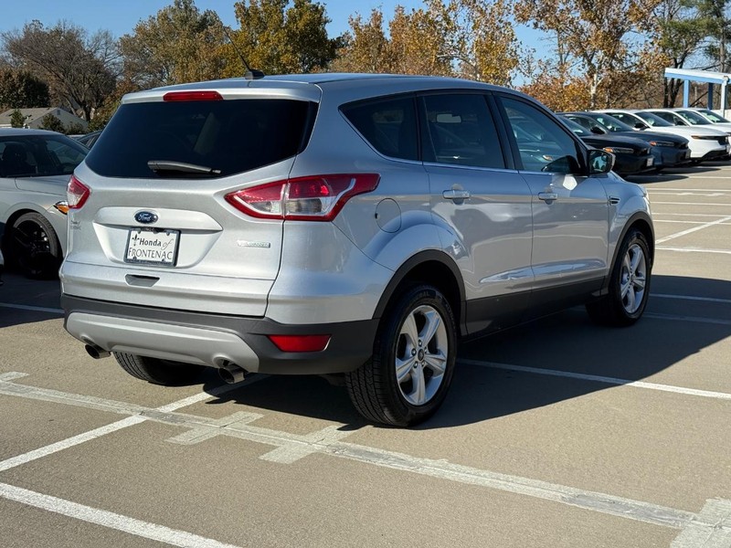 Ford Escape Vehicle Full-screen Gallery Image 03