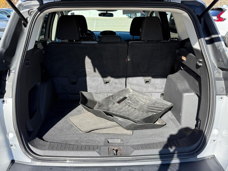 Ford Escape Vehicle Full-screen Gallery Image 04