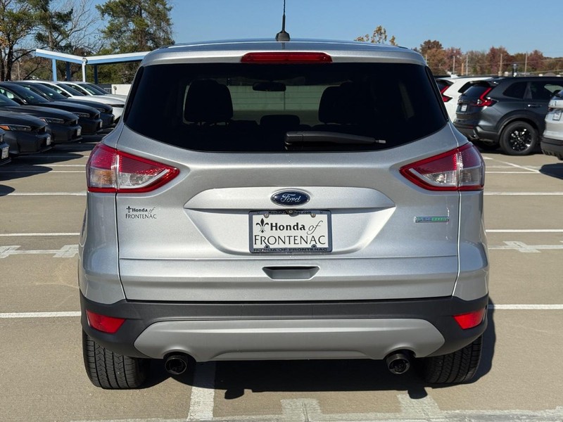 Ford Escape Vehicle Full-screen Gallery Image 05