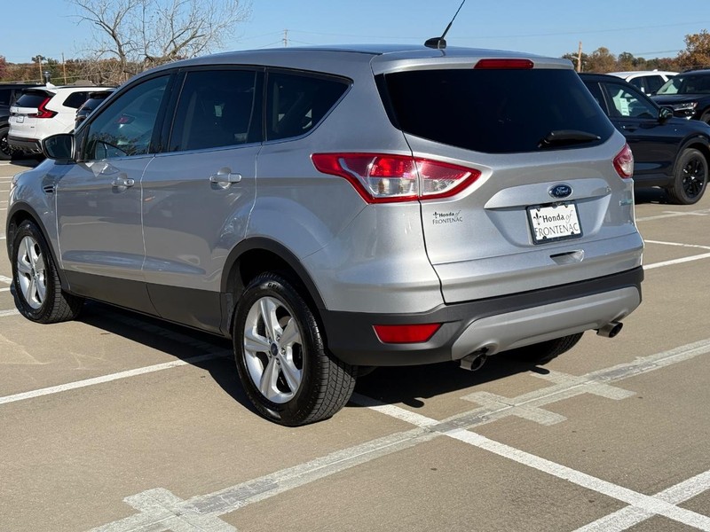 Ford Escape Vehicle Full-screen Gallery Image 06