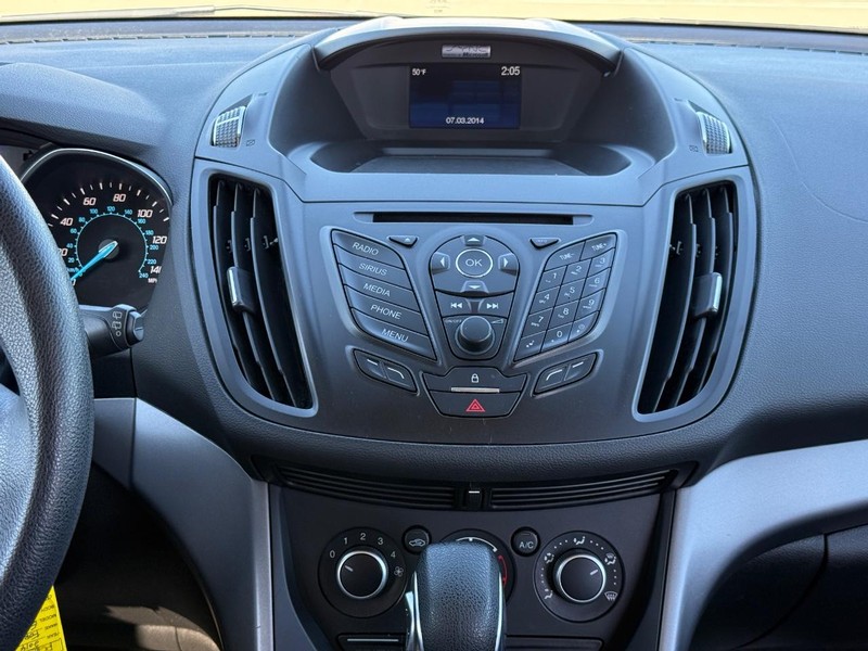 Ford Escape Vehicle Full-screen Gallery Image 13