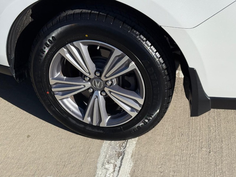 Acura MDX Vehicle Full-screen Gallery Image 07