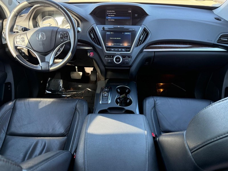 Acura MDX Vehicle Full-screen Gallery Image 11