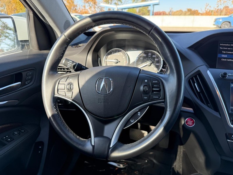 Acura MDX Vehicle Full-screen Gallery Image 12