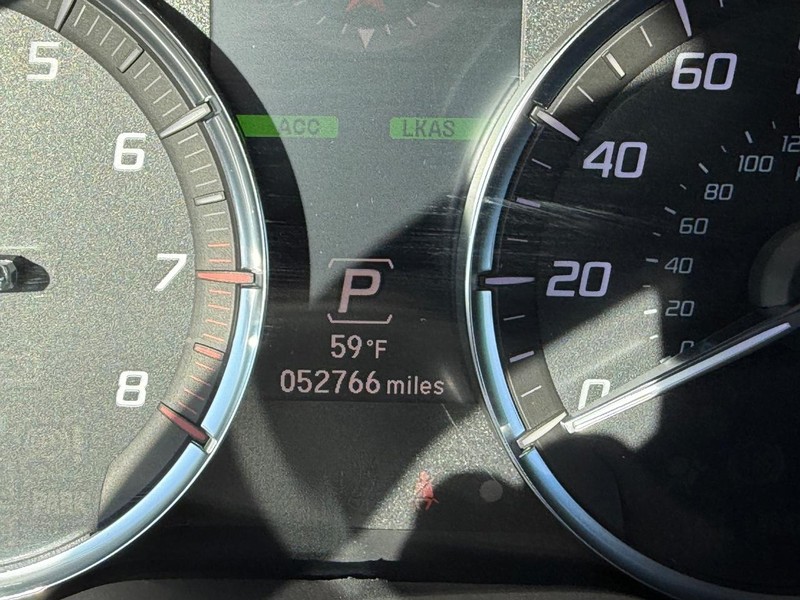 Acura MDX Vehicle Full-screen Gallery Image 20