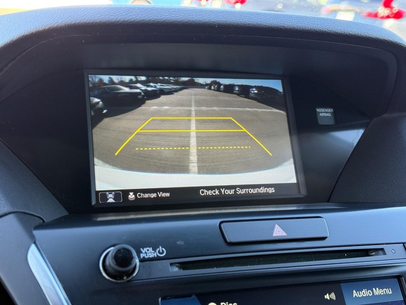 Acura MDX Vehicle Full-screen Gallery Image 21