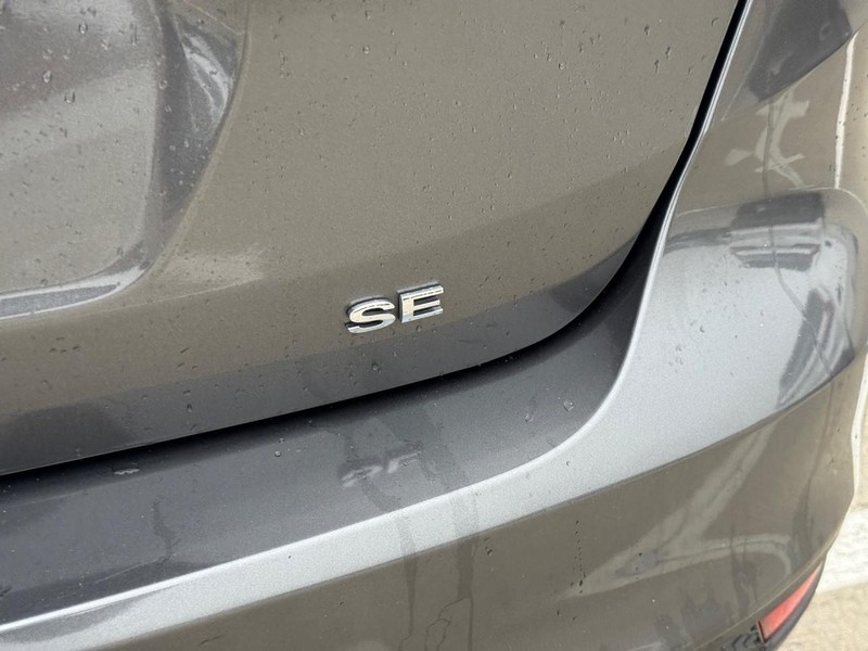 Ford Focus Vehicle Full-screen Gallery Image 06