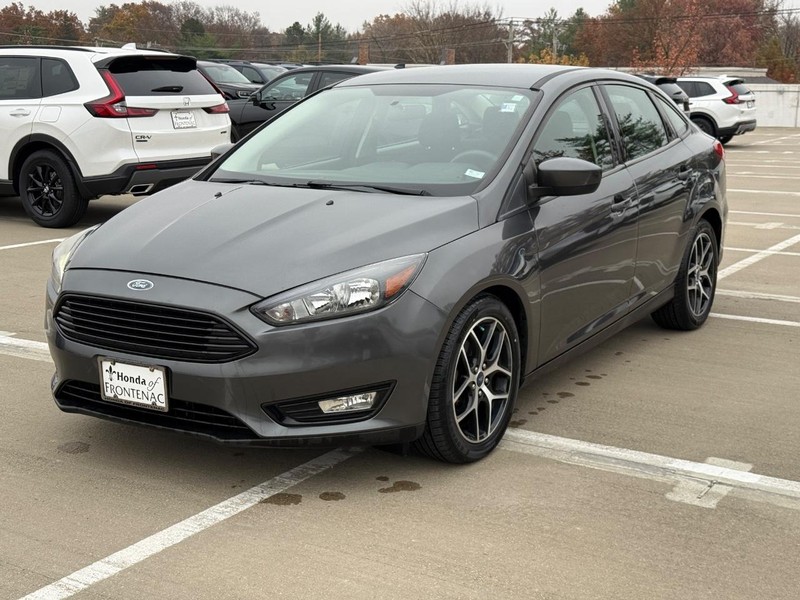 Ford Focus Vehicle Full-screen Gallery Image 09