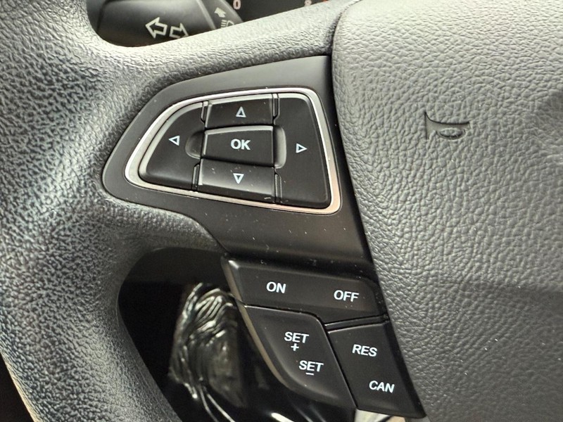 Ford Focus Vehicle Full-screen Gallery Image 17