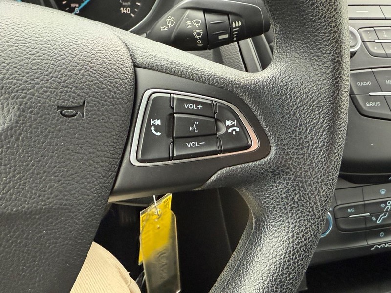 Ford Focus Vehicle Full-screen Gallery Image 18