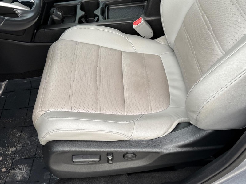 Honda CR-V Vehicle Full-screen Gallery Image 17