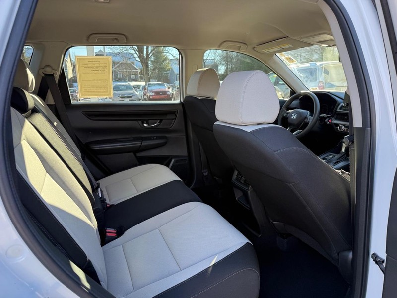 Honda CR-V Vehicle Full-screen Gallery Image 10