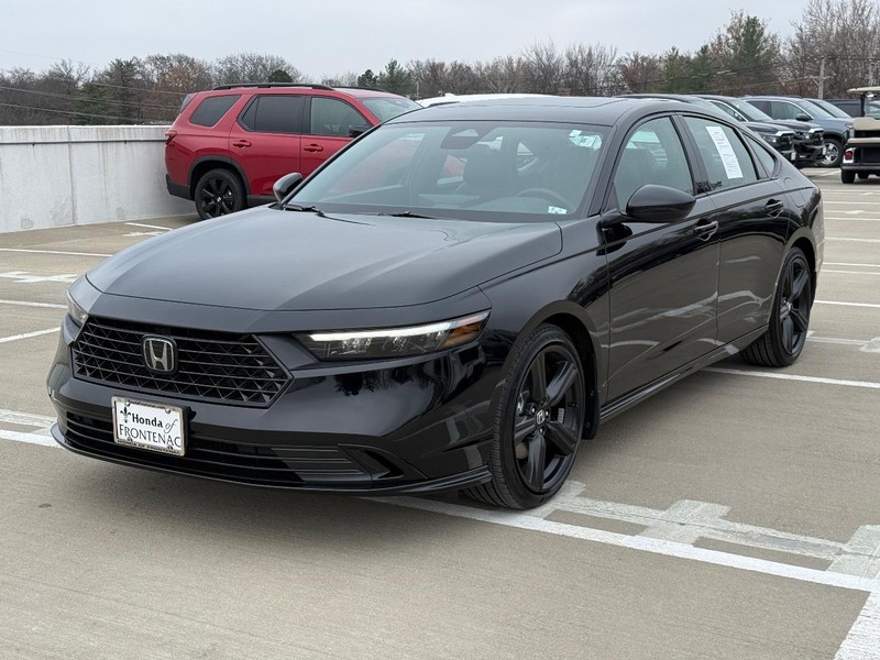 Honda Accord Hybrid Vehicle Full-screen Gallery Image 08