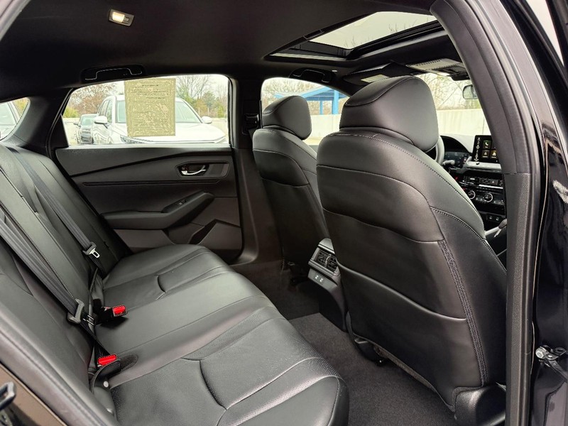 Honda Accord Hybrid Vehicle Full-screen Gallery Image 10