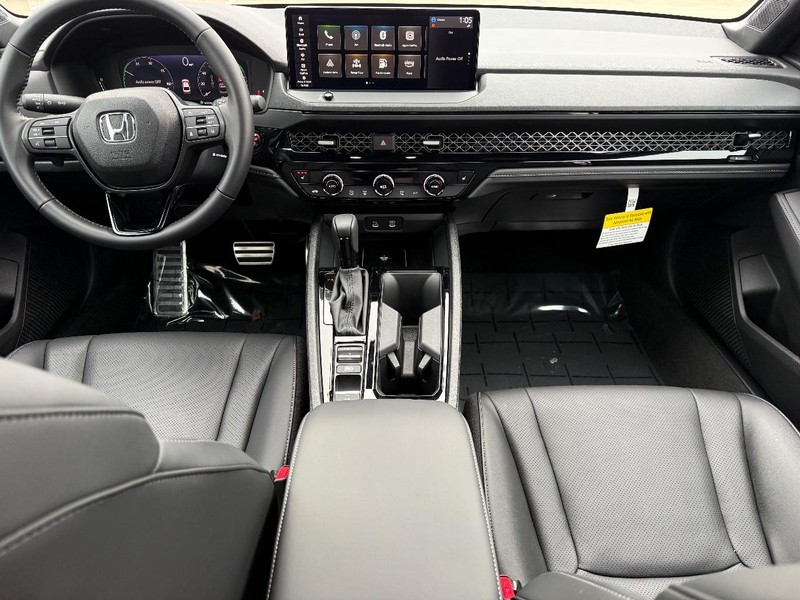 Honda Accord Hybrid Vehicle Full-screen Gallery Image 11