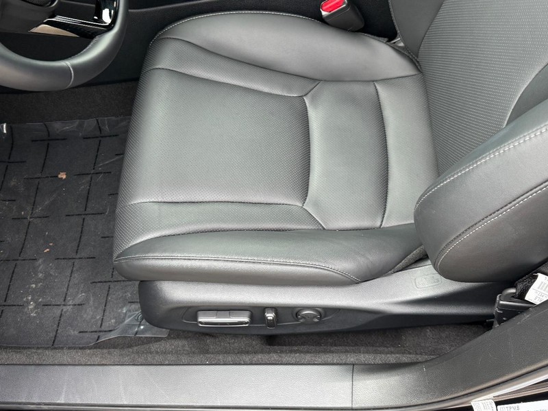 Honda Accord Hybrid Vehicle Full-screen Gallery Image 16