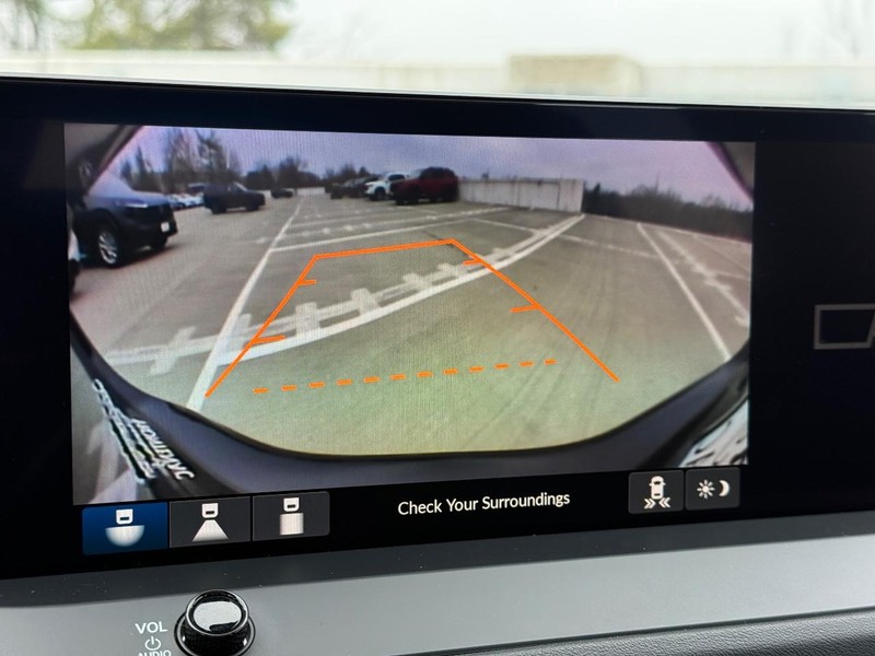 Honda Accord Hybrid Vehicle Full-screen Gallery Image 19