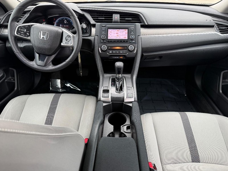 Honda Civic Sedan Vehicle Full-screen Gallery Image 10