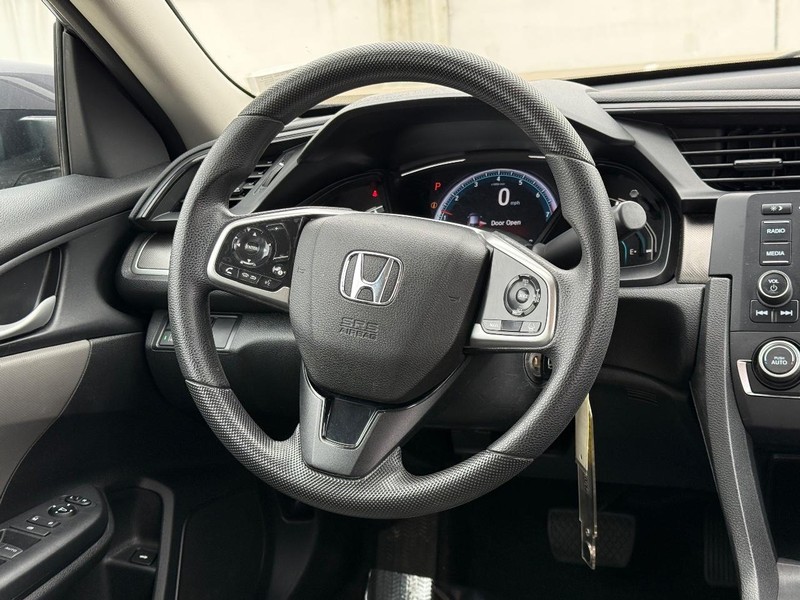 Honda Civic Sedan Vehicle Full-screen Gallery Image 11