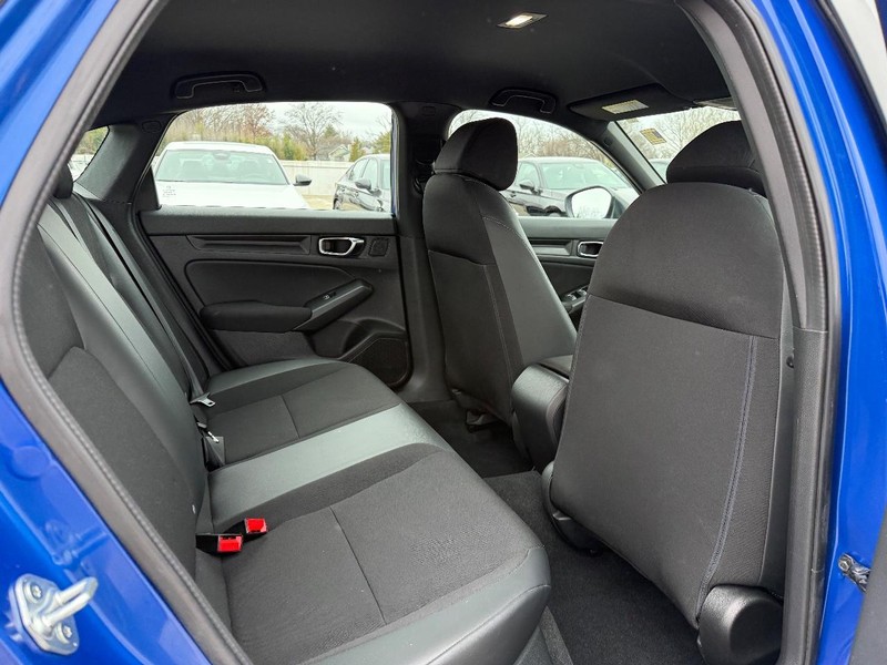 Honda Civic Sedan Vehicle Full-screen Gallery Image 10