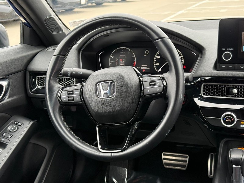 Honda Civic Sedan Vehicle Full-screen Gallery Image 12