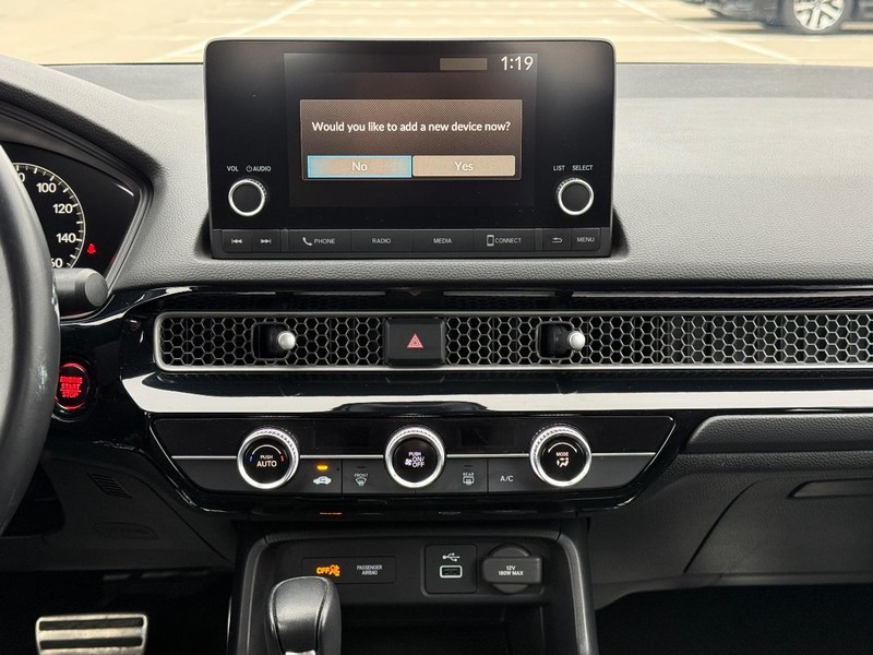 Honda Civic Sedan Vehicle Full-screen Gallery Image 13