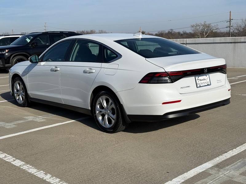 Honda Accord Sedan Vehicle Full-screen Gallery Image 06