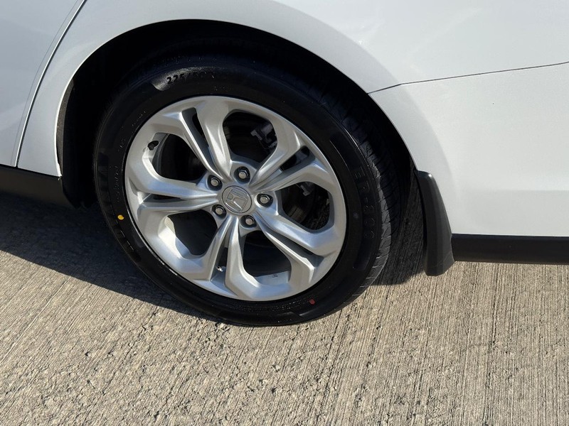 Honda Accord Sedan Vehicle Full-screen Gallery Image 07