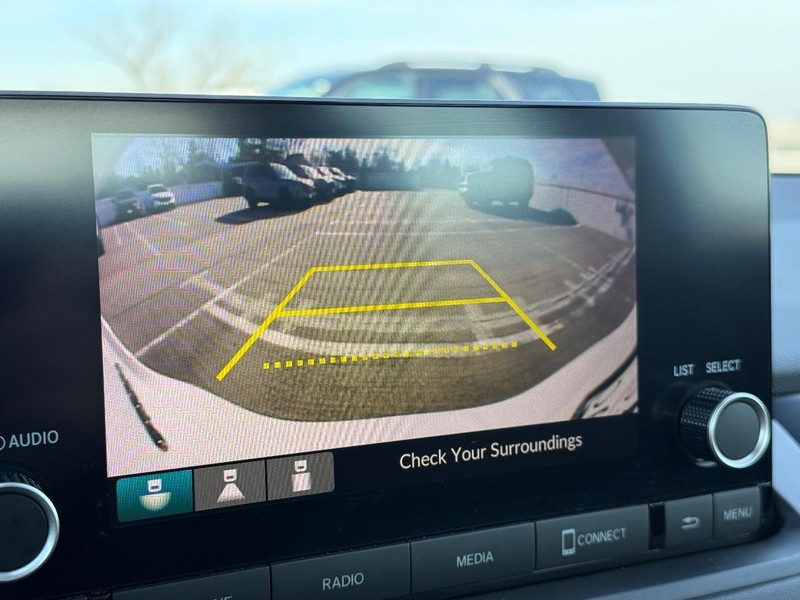 Honda Accord Sedan Vehicle Full-screen Gallery Image 20