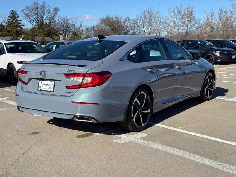 Honda Accord Sedan Vehicle Full-screen Gallery Image 03