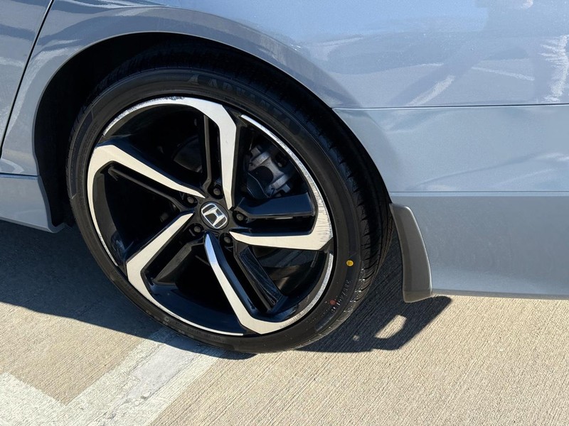 Honda Accord Sedan Vehicle Full-screen Gallery Image 07