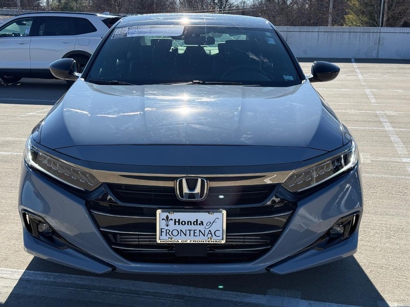 Honda Accord Sedan Vehicle Full-screen Gallery Image 09