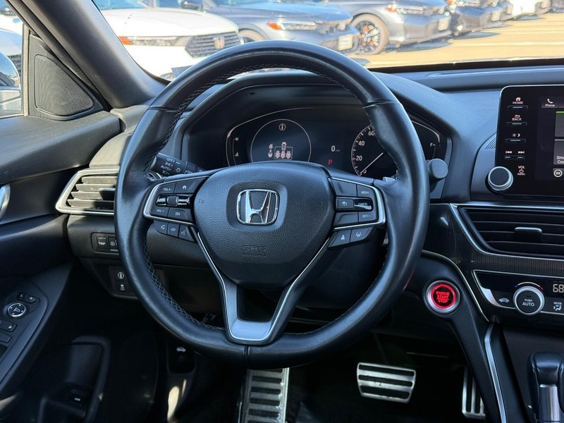 Honda Accord Sedan Vehicle Full-screen Gallery Image 12