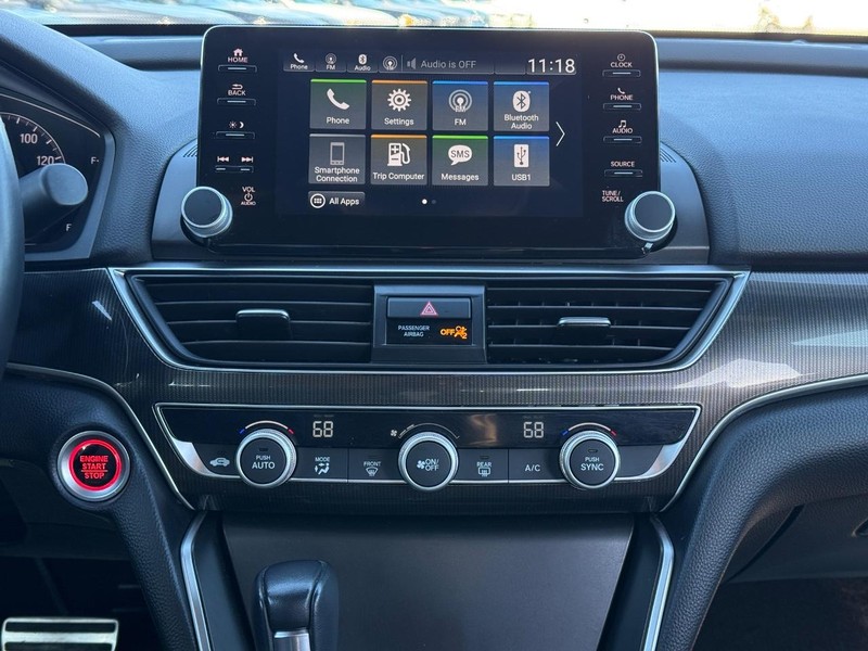 Honda Accord Sedan Vehicle Full-screen Gallery Image 13