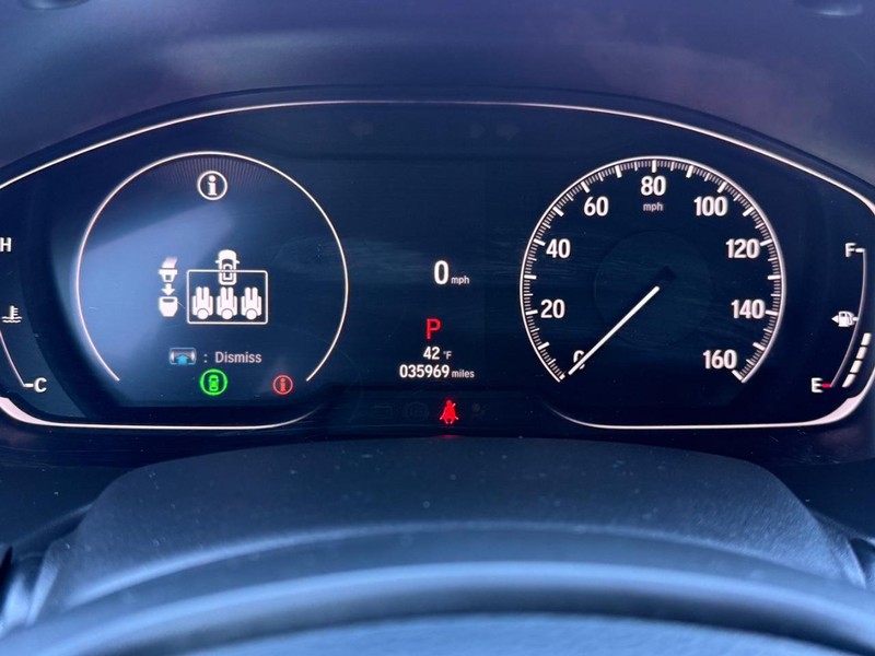 Honda Accord Sedan Vehicle Full-screen Gallery Image 18