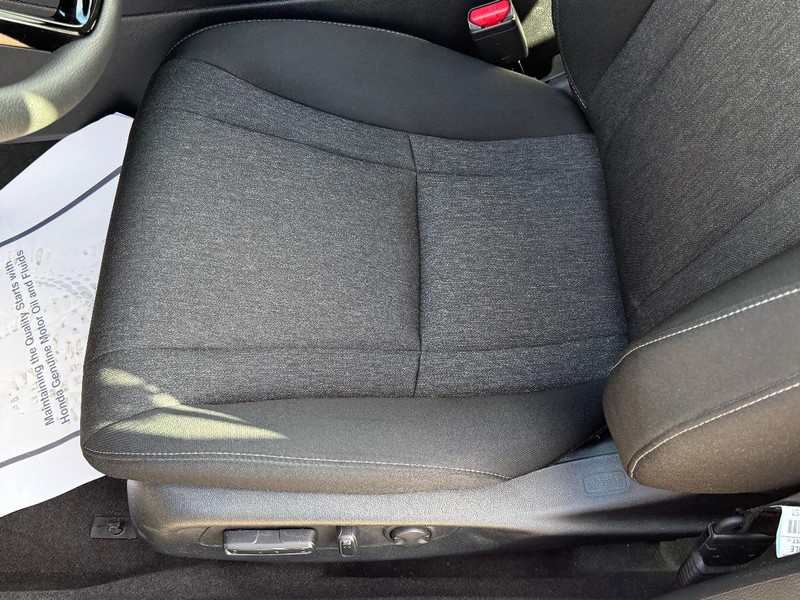 Honda Accord Sedan Vehicle Full-screen Gallery Image 15