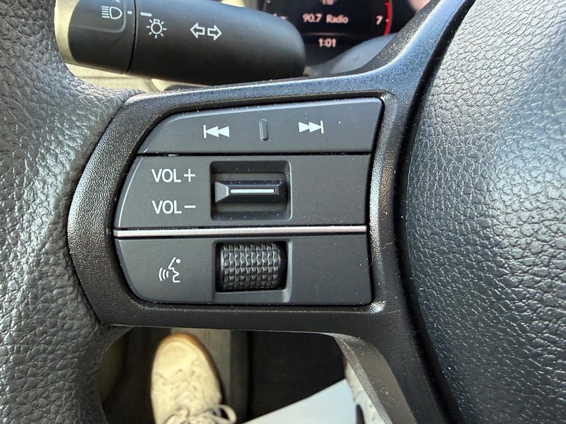 Honda Accord Sedan Vehicle Full-screen Gallery Image 16