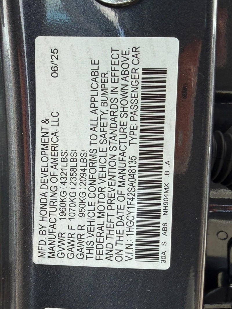 Honda Accord Sedan Vehicle Full-screen Gallery Image 24