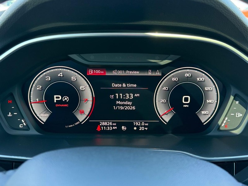 Audi Q3 Vehicle Full-screen Gallery Image 18