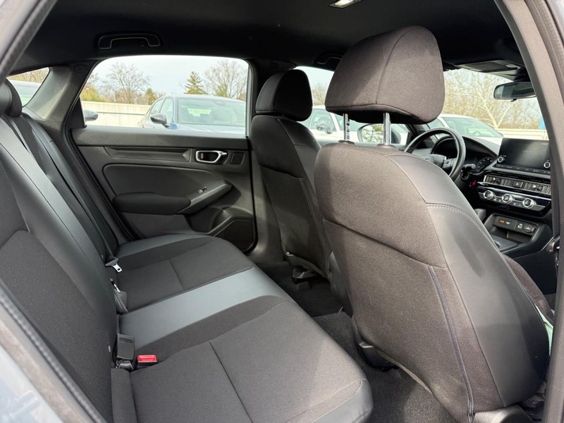 Honda Civic Sedan Vehicle Full-screen Gallery Image 11