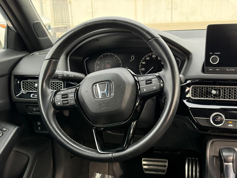 Honda Civic Sedan Vehicle Full-screen Gallery Image 13