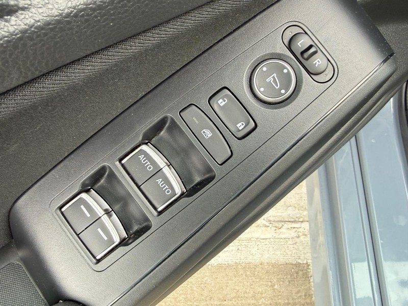 Honda Civic Sedan Vehicle Full-screen Gallery Image 15