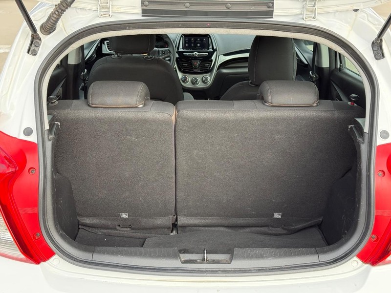 Chevrolet Spark Vehicle Full-screen Gallery Image 04