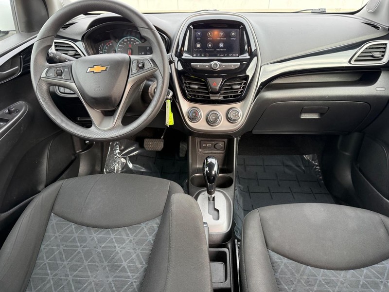 Chevrolet Spark Vehicle Full-screen Gallery Image 11